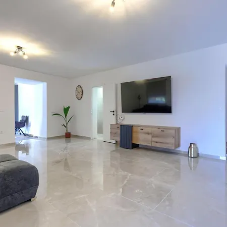 Di Gigi By Interhome Brtonigla